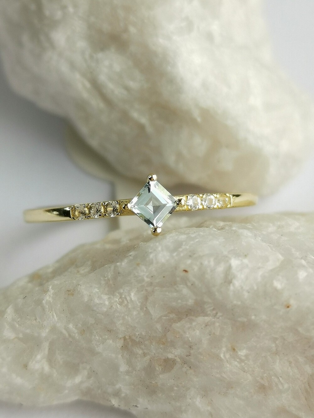 Blue And White Topaz Ring 14k Gold on Sterling Silver Size 8 🆕